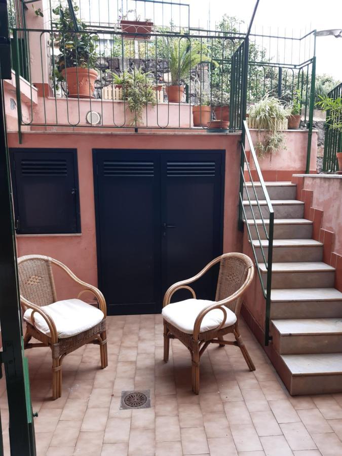 Casa Vacanze Rosa Aci Trezza Exterior photo