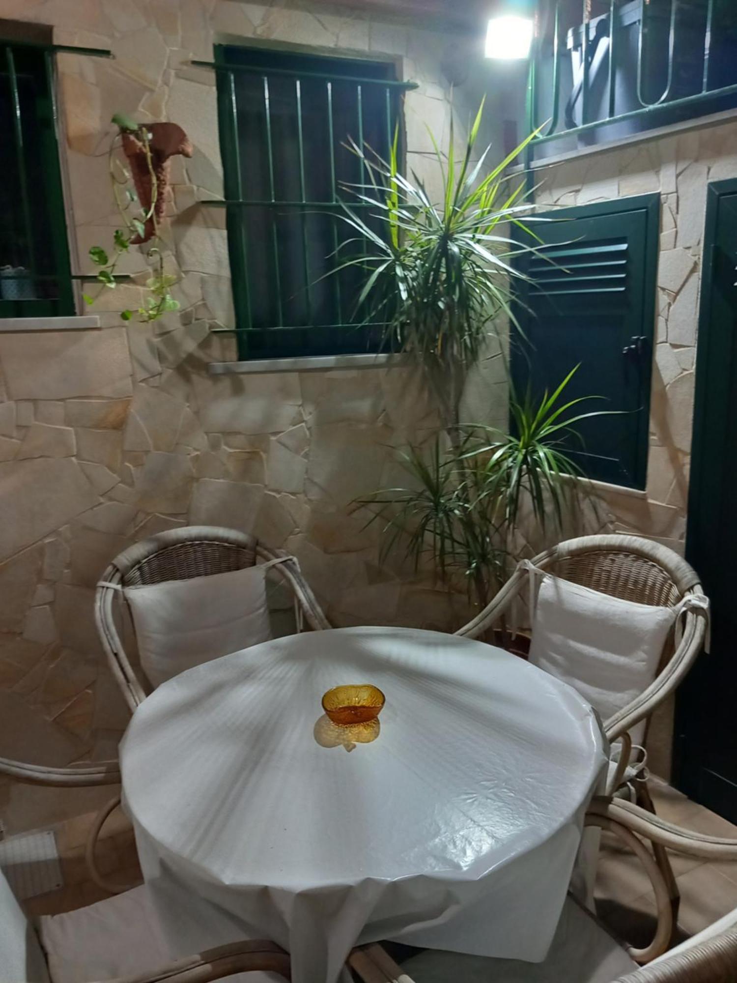 Casa Vacanze Rosa Aci Trezza Exterior photo